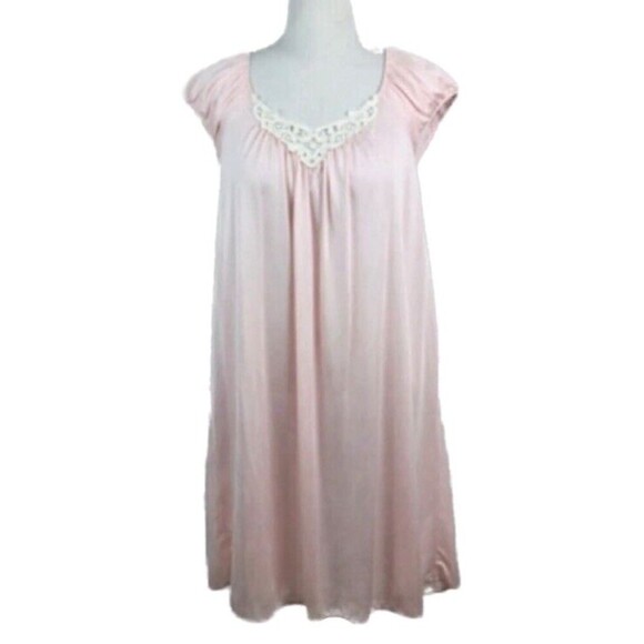 NWT VTG Shadowline Pink Nylon Nightgown 3X Lace Applique V-Neck Cap Sleeves 41" - Picture 8 of 16